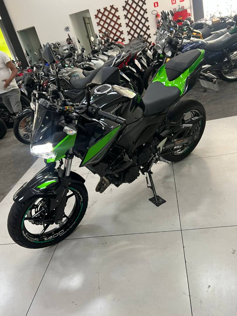KAWASAKI Z400