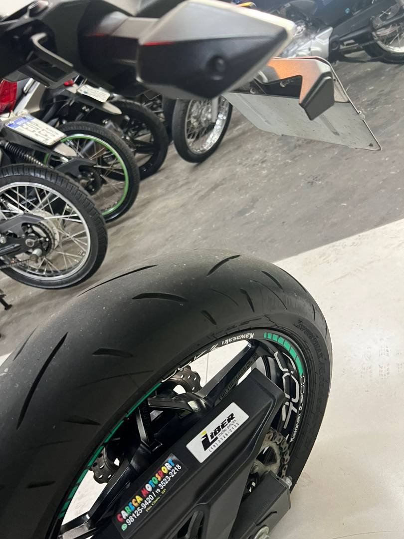 KAWASAKI Z400