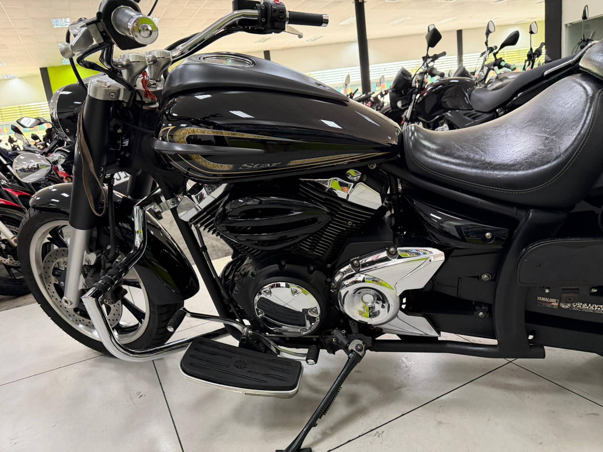 YAMAHA XVS 950A MIDNIGHT STAR