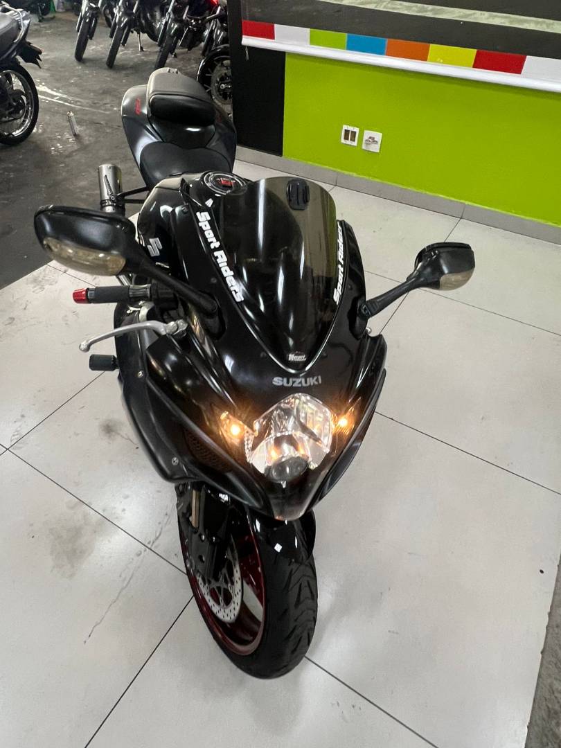 SUZUKI GSX R750 SRAD