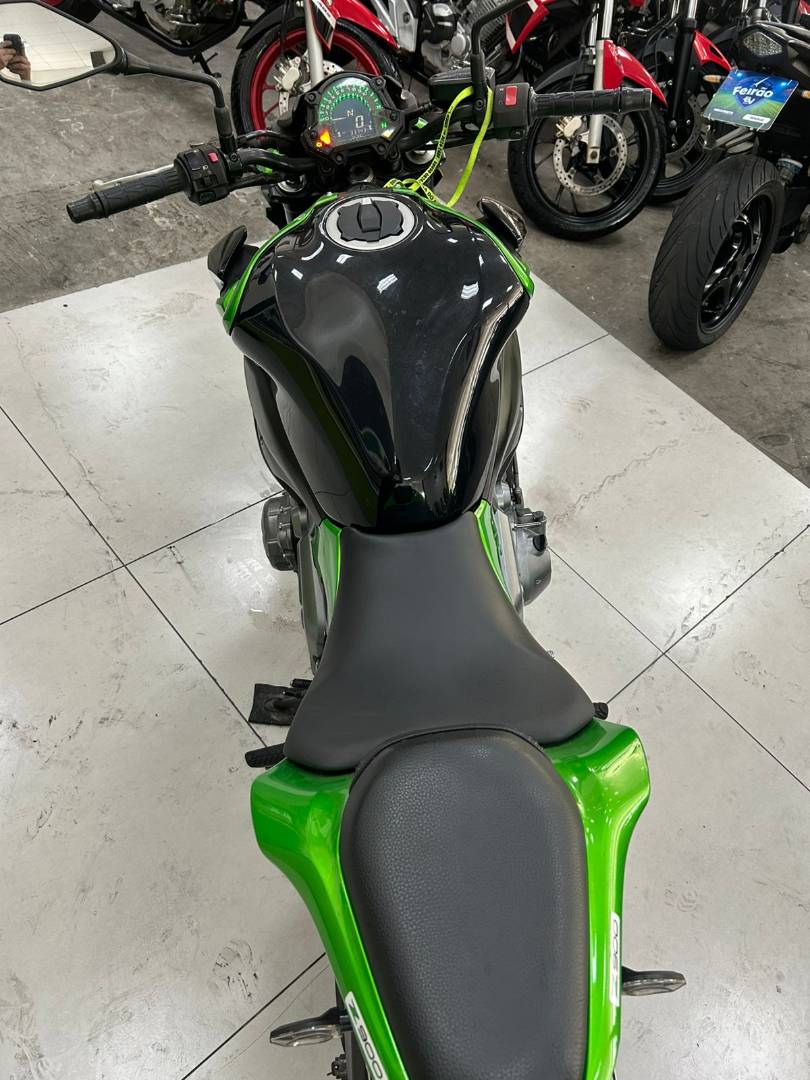 KAWASAKI Z900