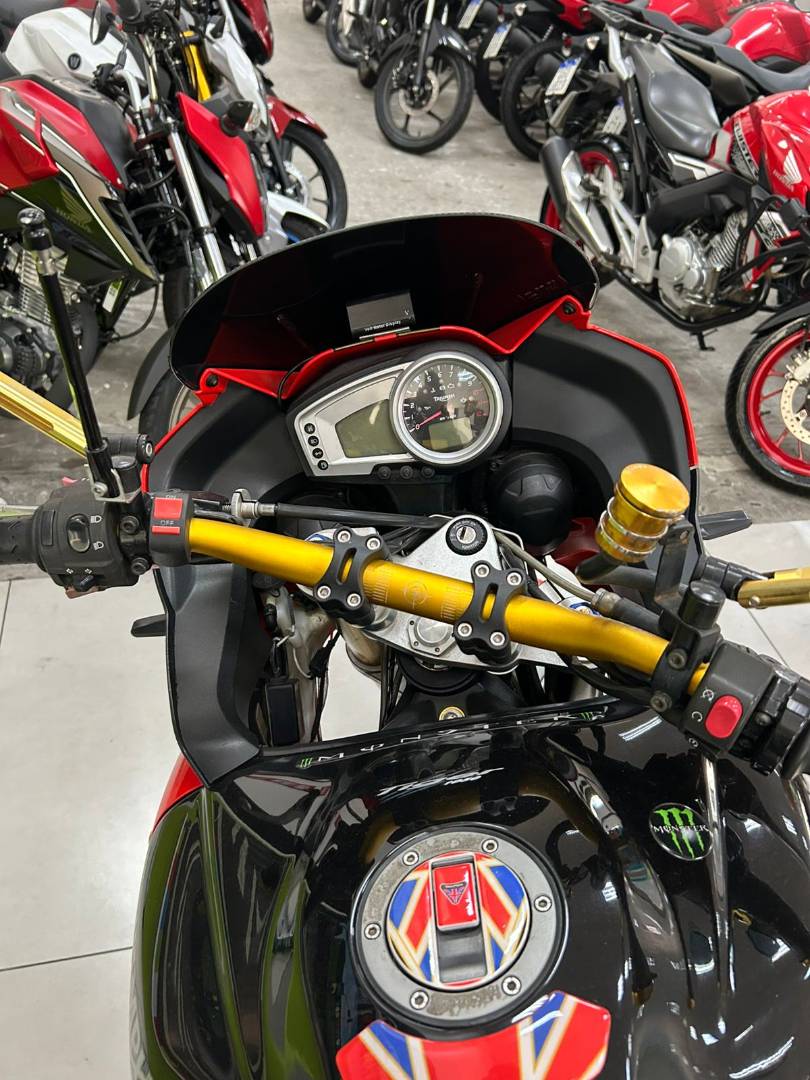 TRIUMPH TIGER 1050