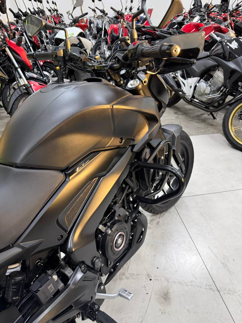 BAJAJ DOMINAR 400