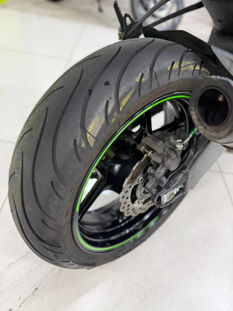 KAWASAKI NINJA ZX-6R
