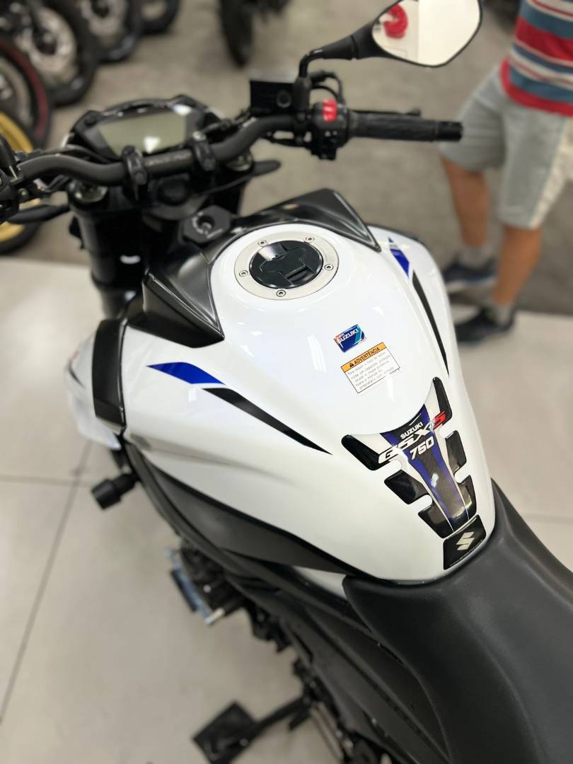 SUZUKI GSX-S750Z