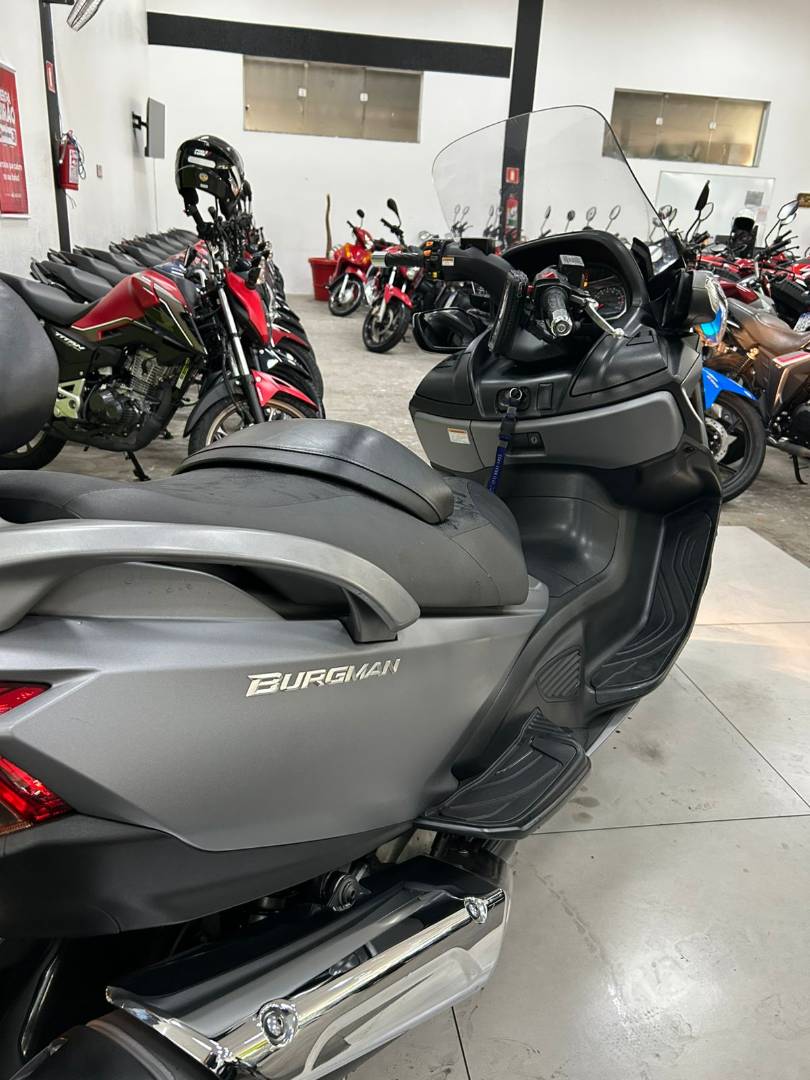 SUZUKI BURGMAN 650 EXECUTIVE