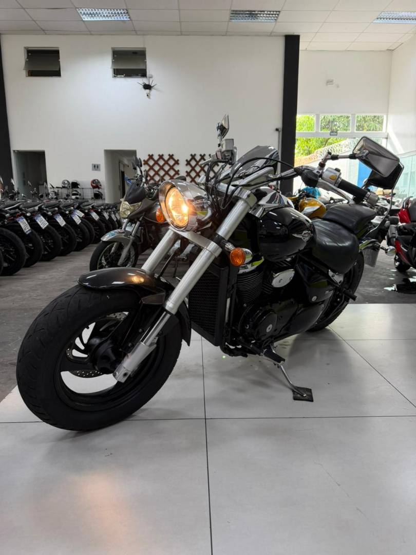 SUZUKI BOULEVARD M800