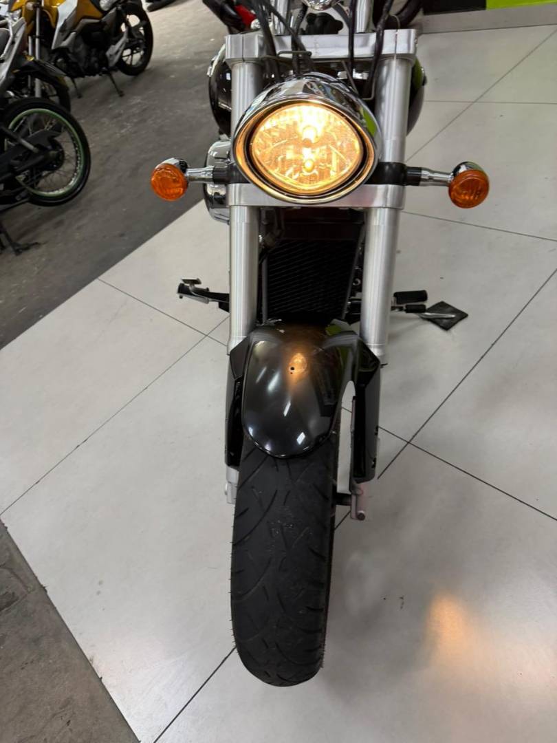 SUZUKI BOULEVARD M800