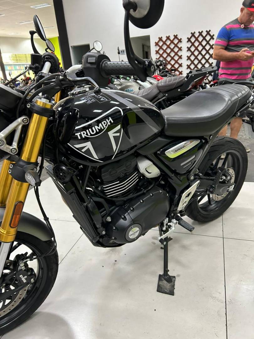 TRIUMPH SPEED 400