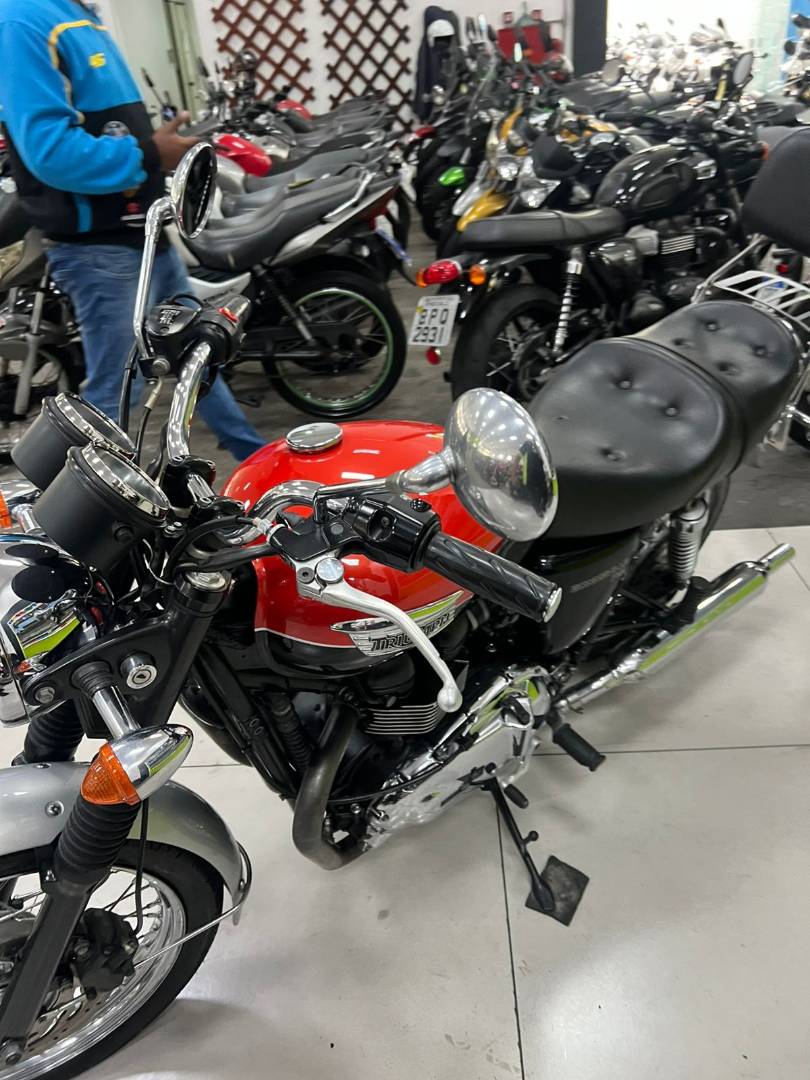 TRIUMPH BONNEVILLE T 100 865
