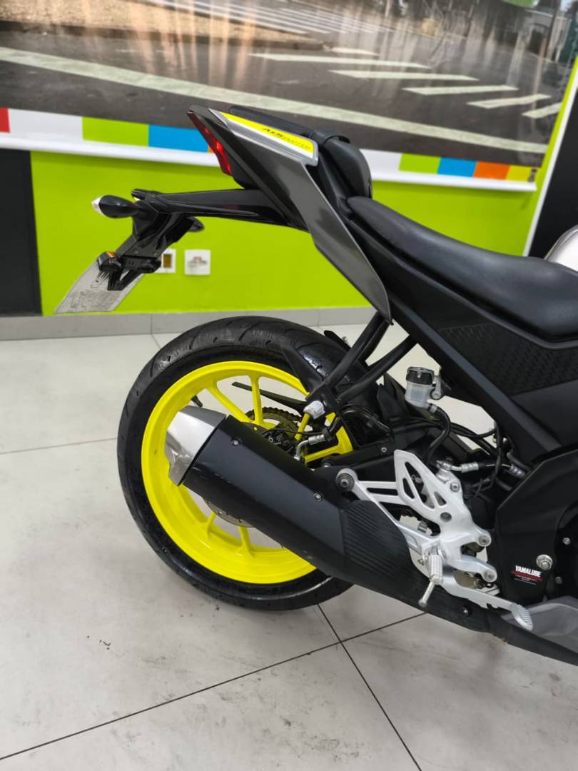 YAMAHA YZF R15