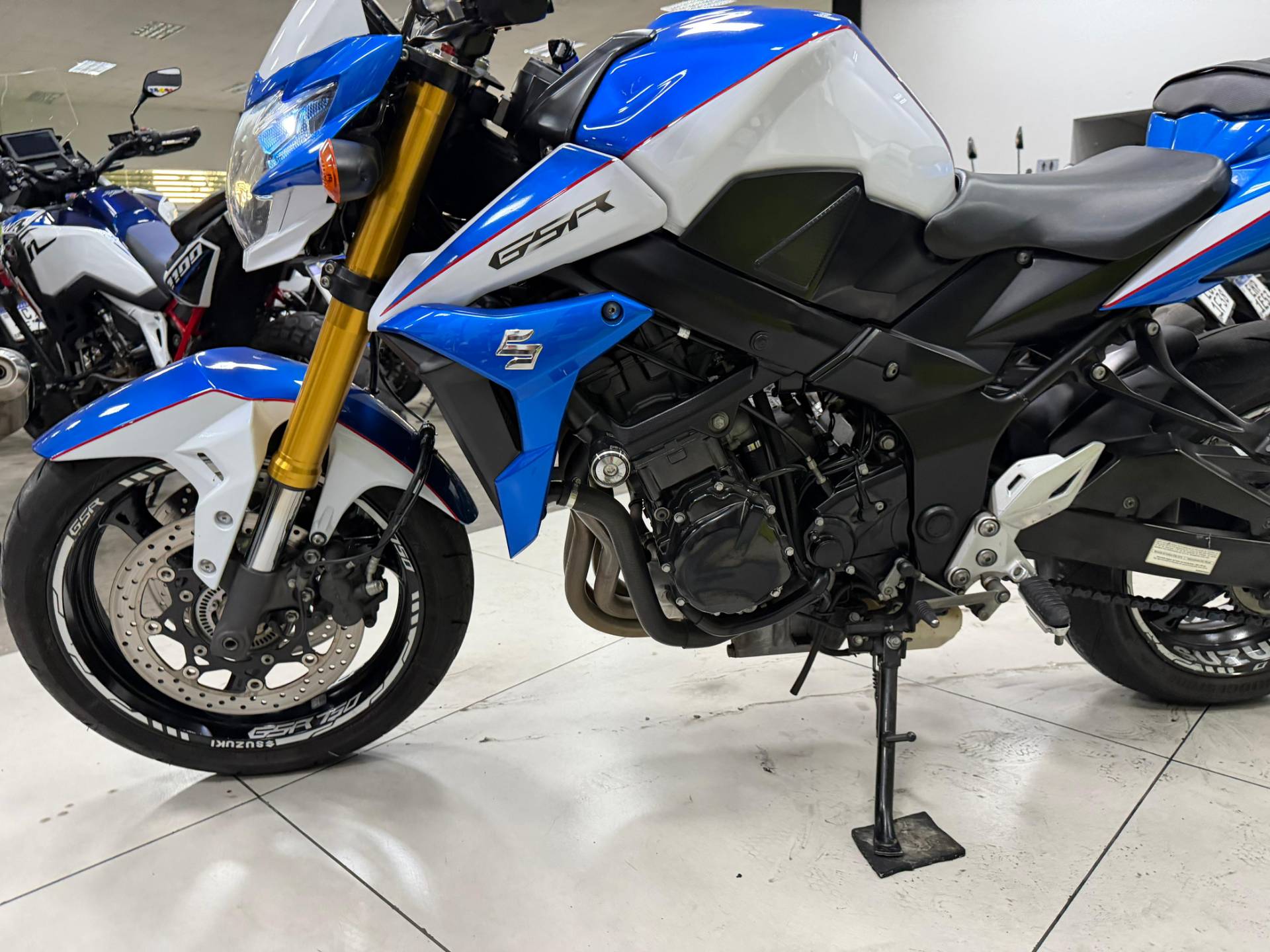 SUZUKI GSR 750ZA