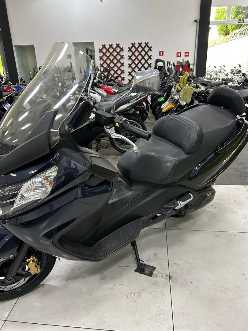 DAFRA MAXSYM 400i