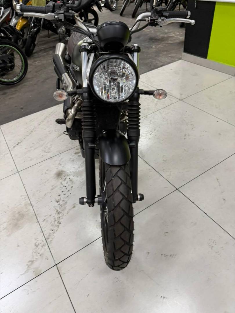 TRIUMPH SCRAMBLER 900