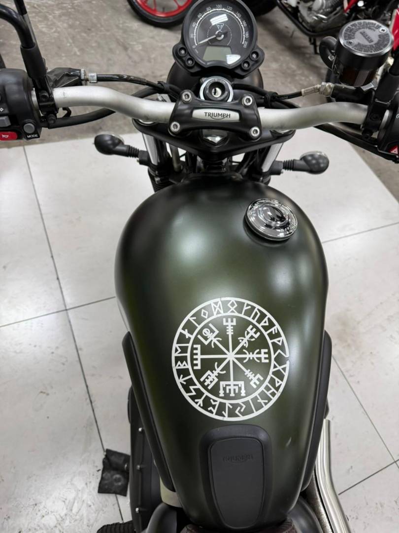 TRIUMPH SCRAMBLER 900