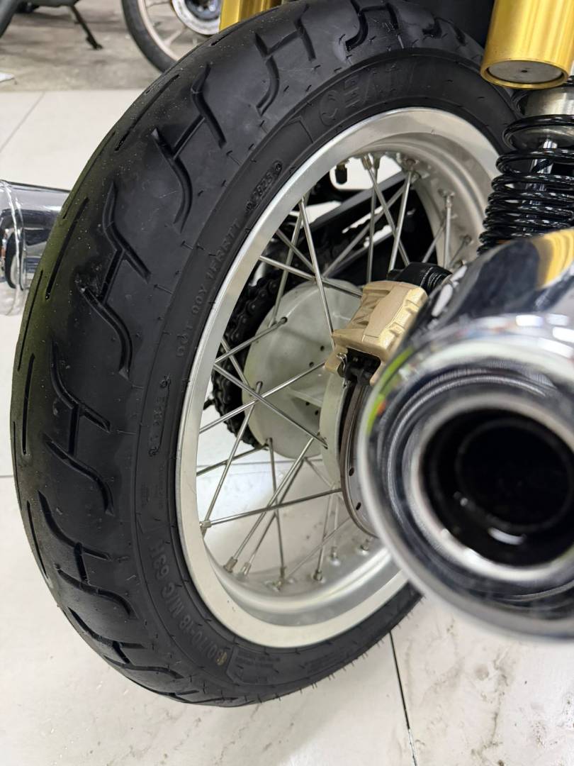 ROYAL ENFIELD INTERCEPTOR 