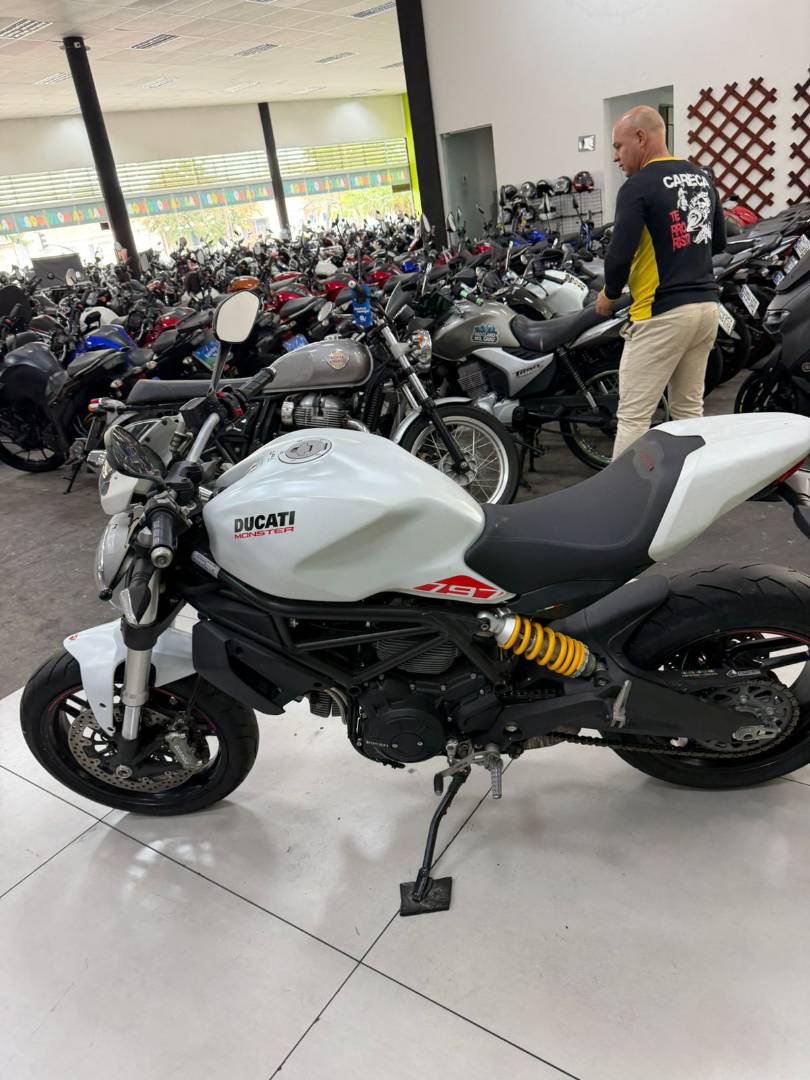 DUCATI MONSTER 797