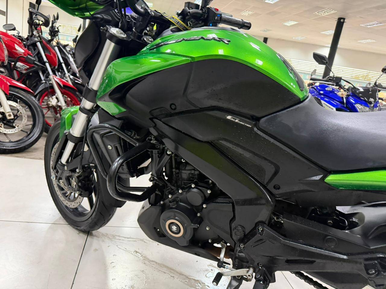 BAJAJ DOMINAR 400