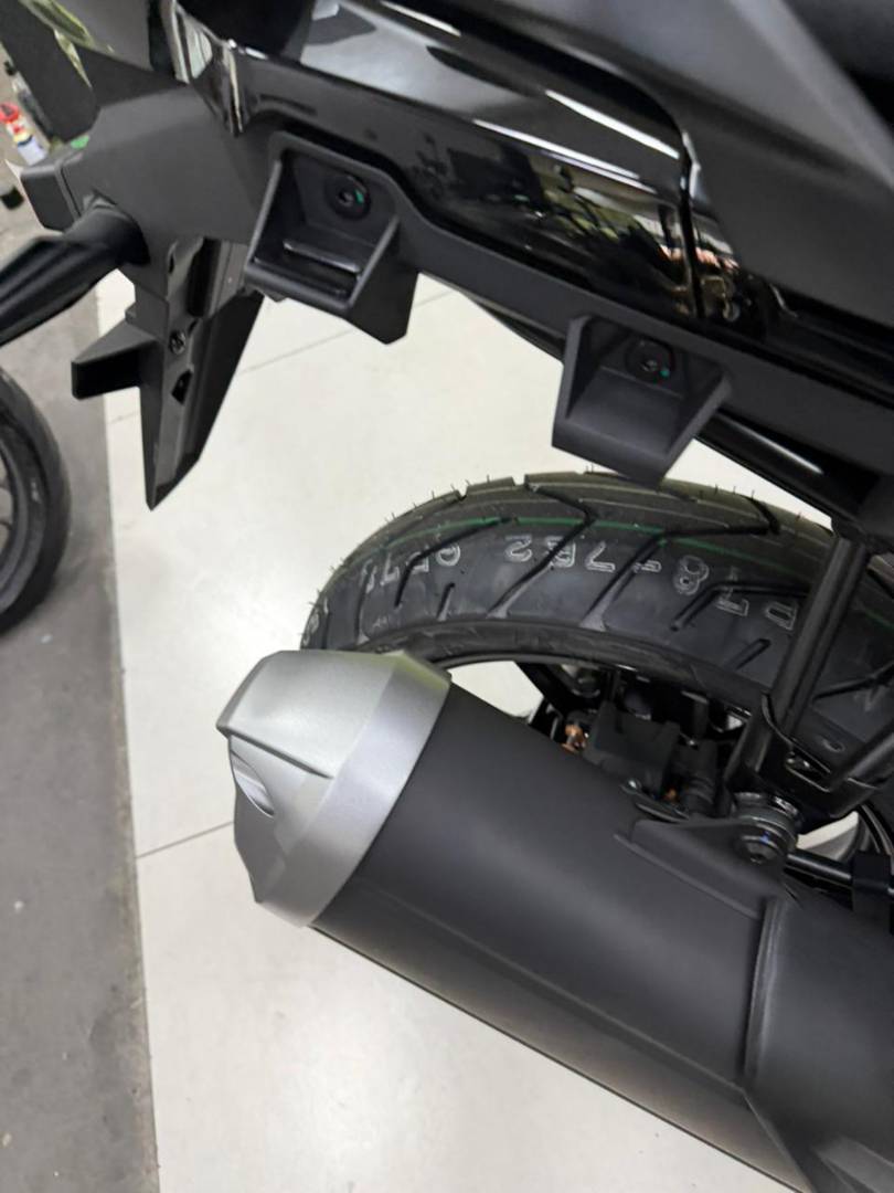 SUZUKI V STROM 1050