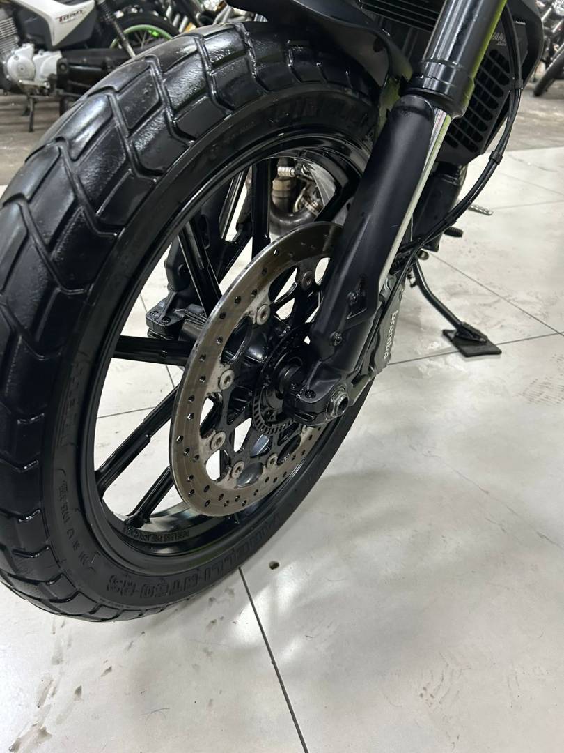 DUCATI SCRAMBLER FULL THROTTLE
