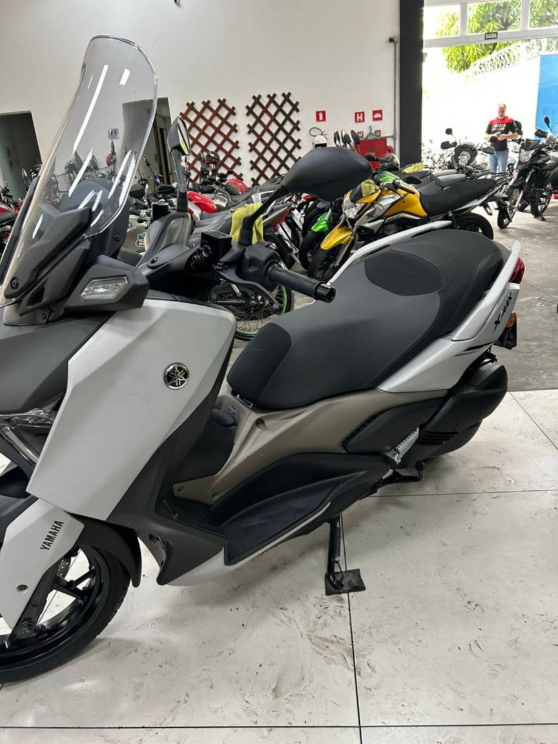 YAMAHA XMAX 250 CONNECTED ABS