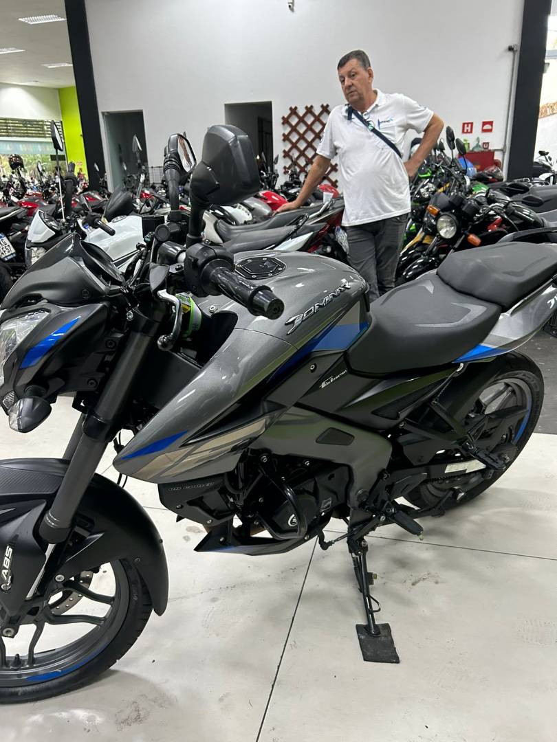 BAJAJ DOMINAR 160
