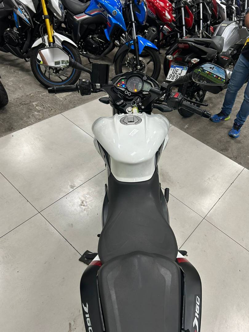 BAJAJ DOMINAR 160