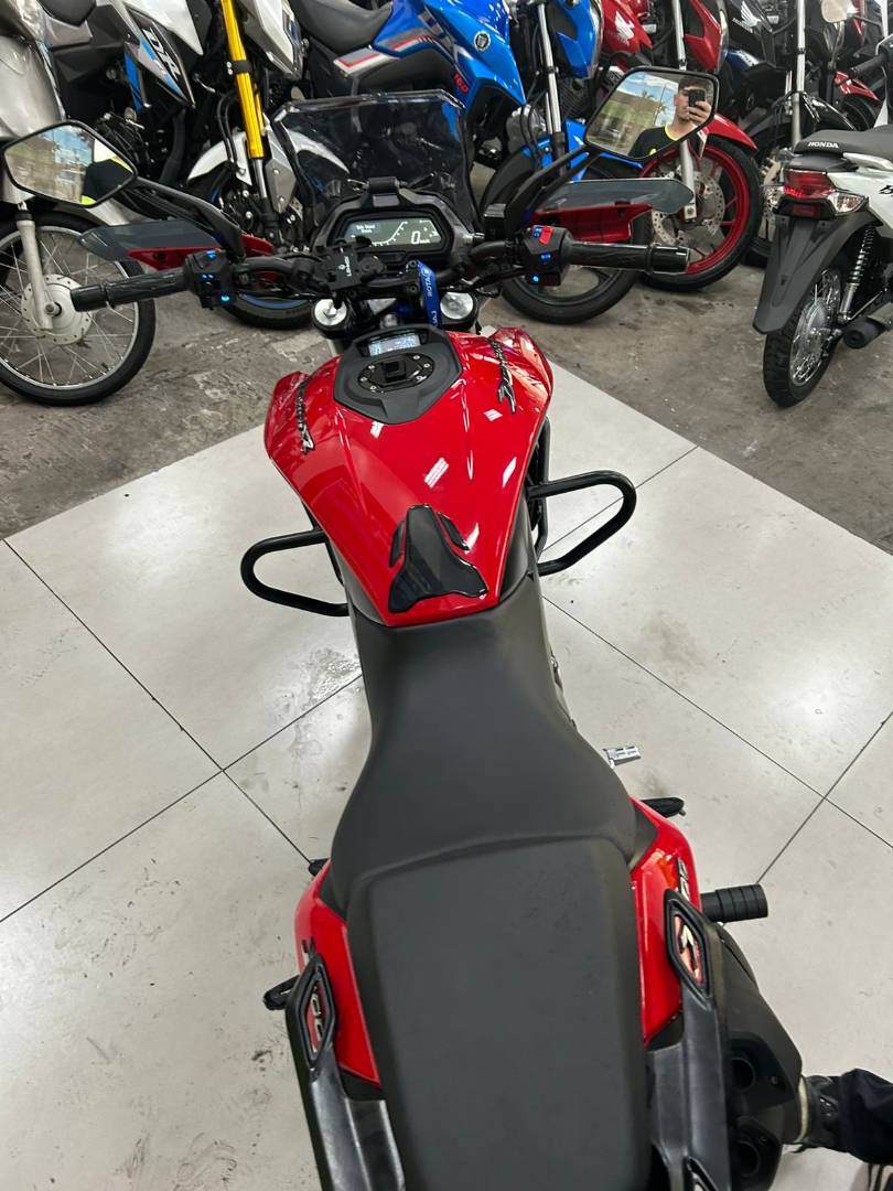 BAJAJ DOMINAR 400