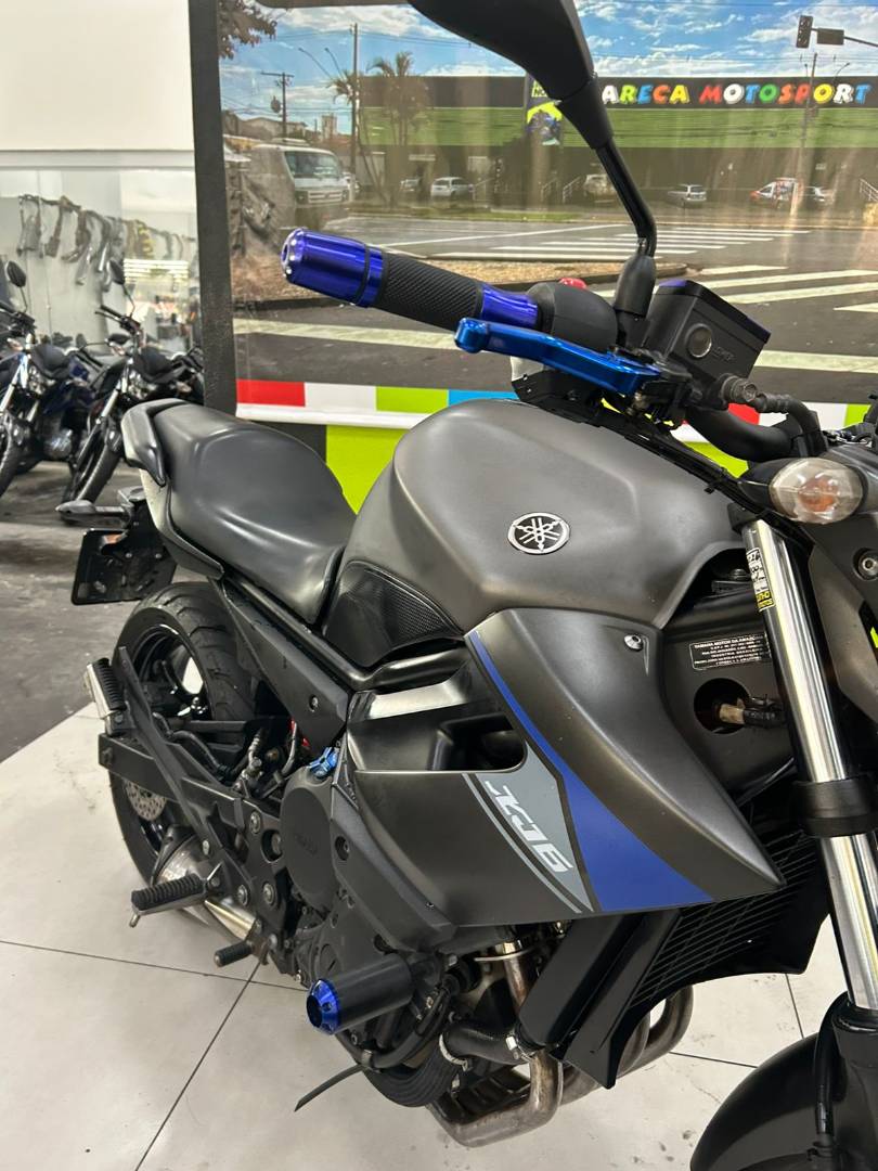 YAMAHA XJ6 N