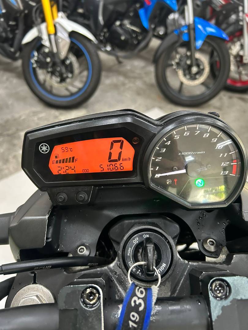 YAMAHA XJ6 N