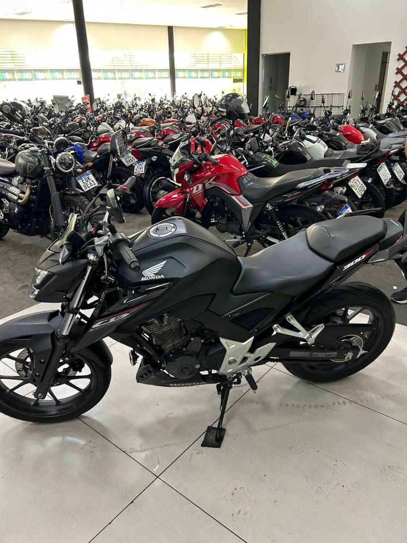 HONDA CB 300F TWISTER CBS