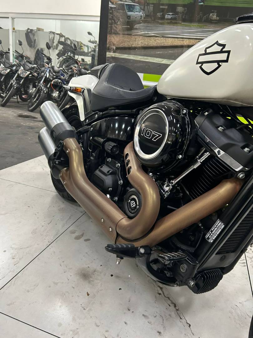 HARLEY-DAVIDSON DYNA FAT BOB 114