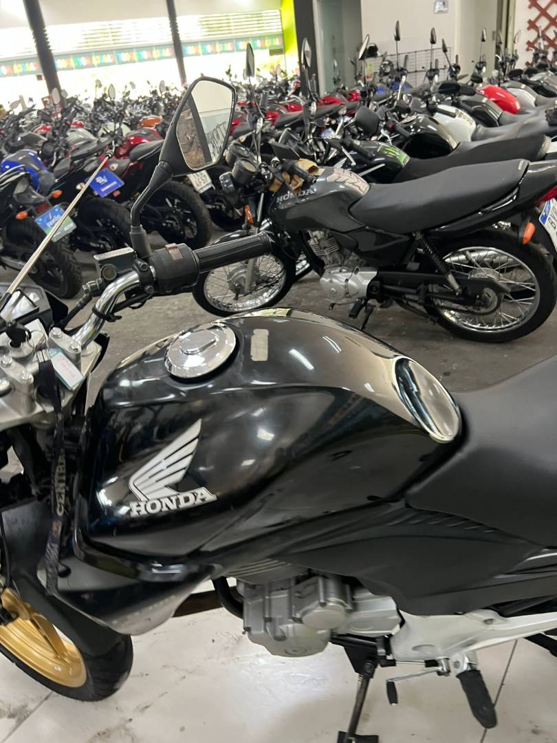 HONDA CB 300R