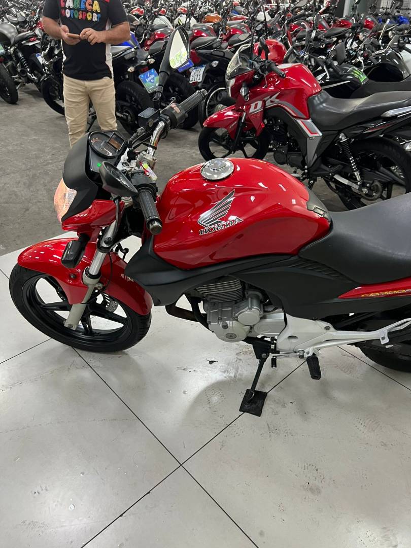 HONDA CB 300R