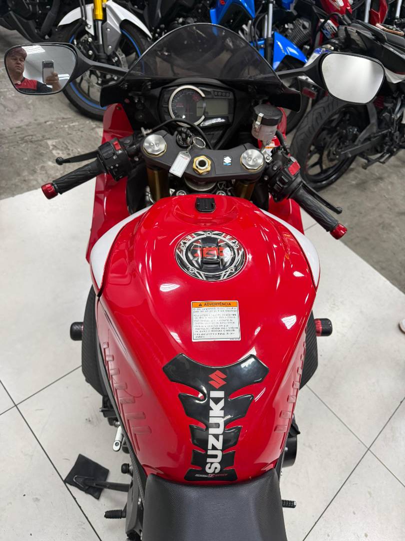 SUZUKI GSX R750