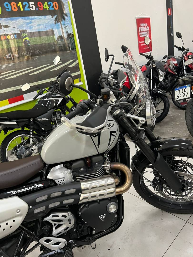 TRIUMPH BONNEVILLE SCRAMBLER 1200 XC