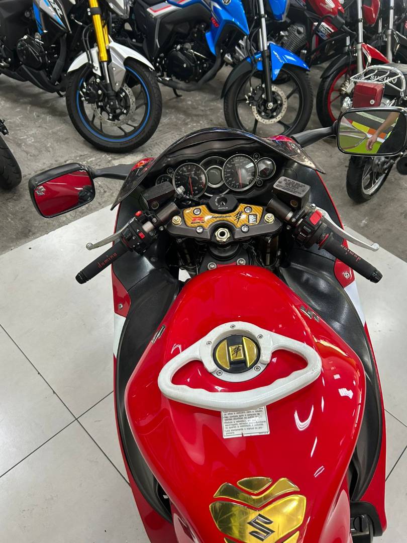 SUZUKI GSX 1300 R HAYABUSA