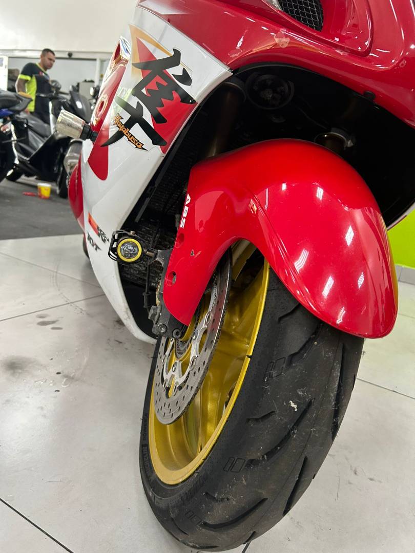 SUZUKI GSX 1300 R HAYABUSA