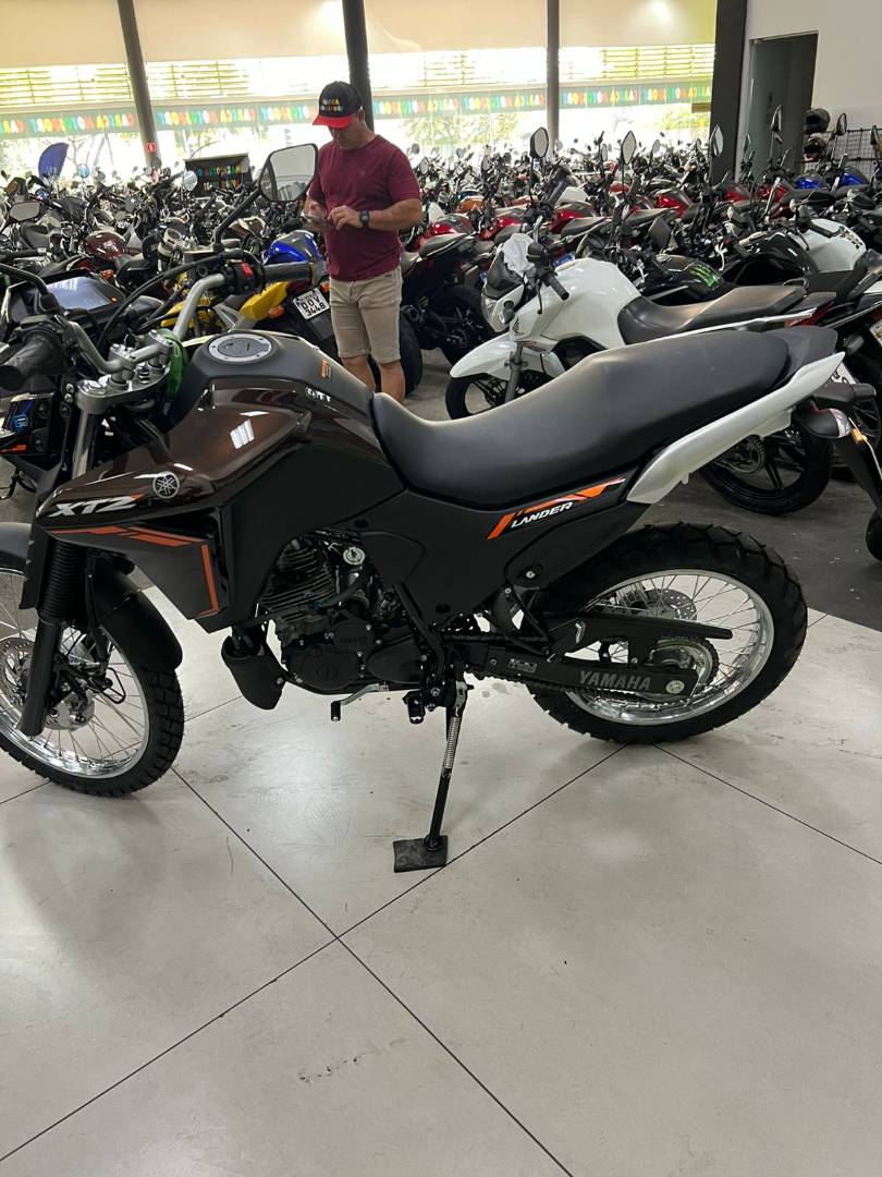 YAMAHA XTZ 250 LANDER CONNECTED