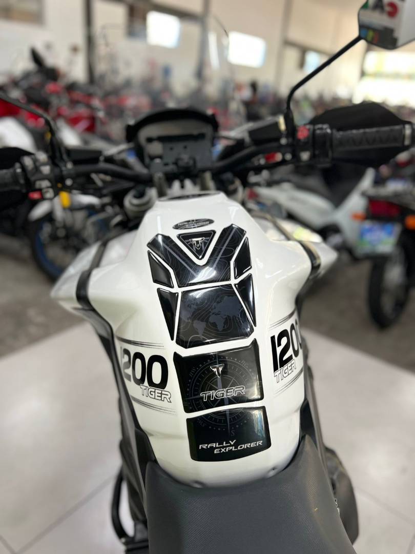 TRIUMPH TIGER 1200 XCX