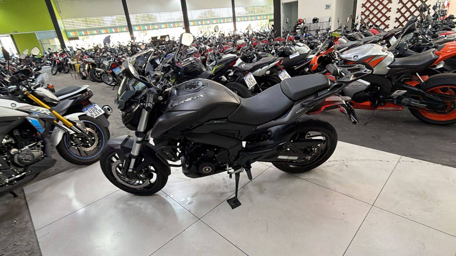 BAJAJ DOMINAR 400