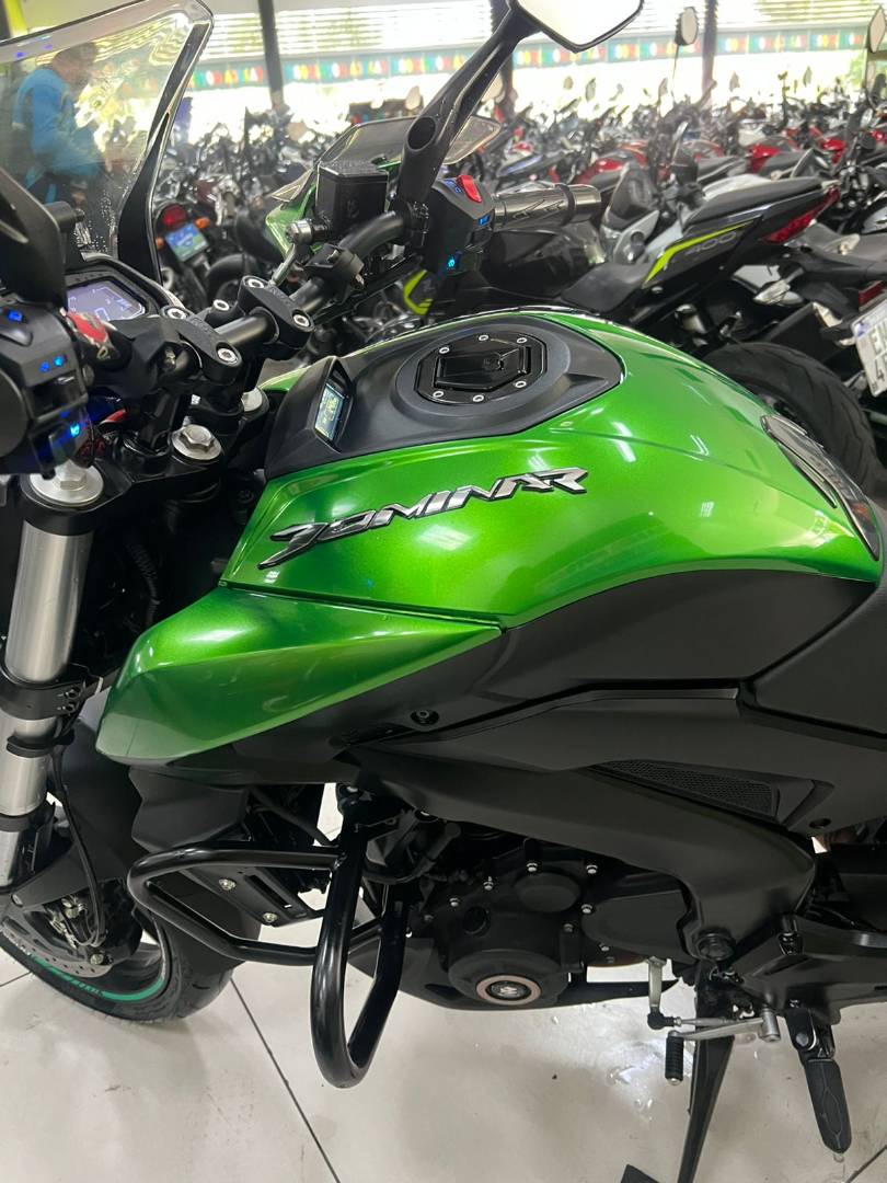 BAJAJ DOMINAR 400