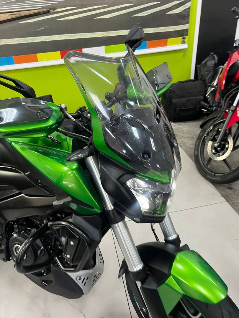 BAJAJ DOMINAR 400