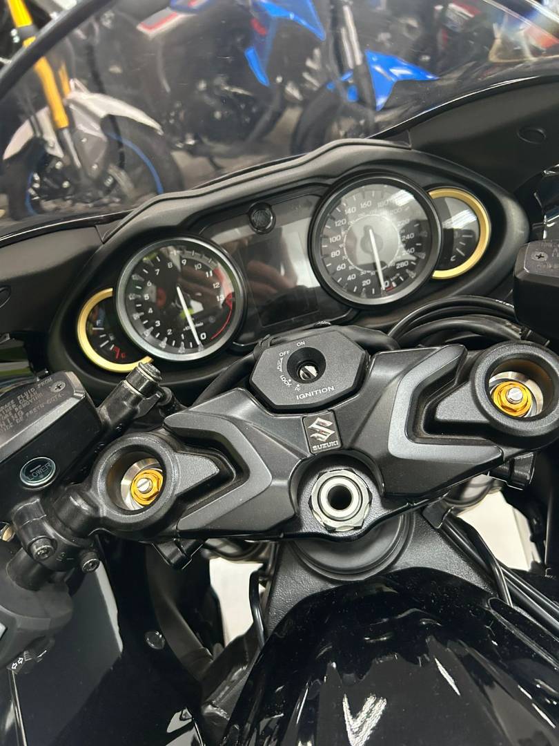 SUZUKI HAYABUSA GSX 1300RA