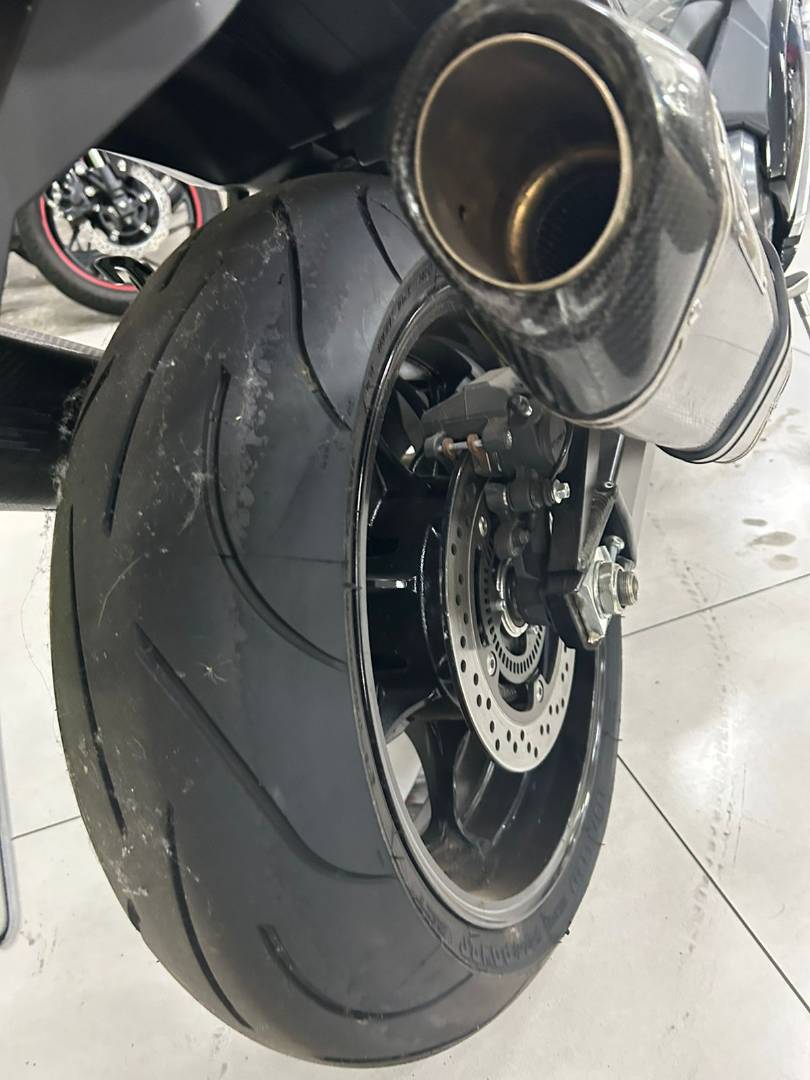 SUZUKI HAYABUSA GSX 1300RA