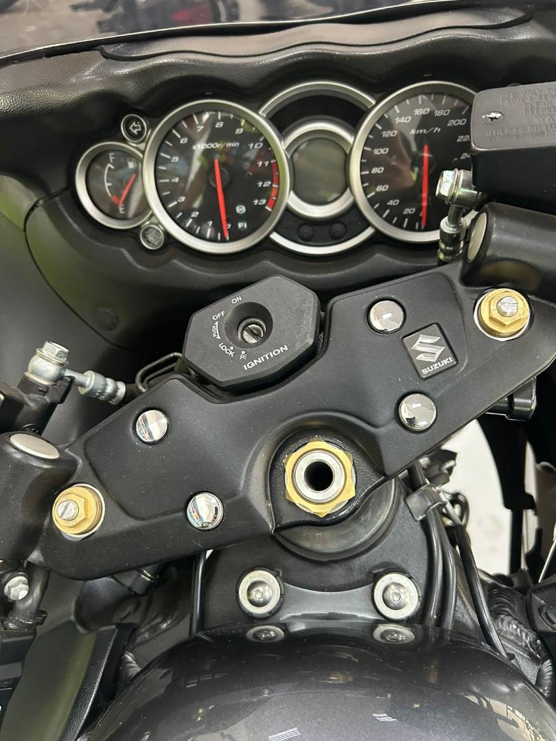 SUZUKI HAYABUSA GSX 1300RA