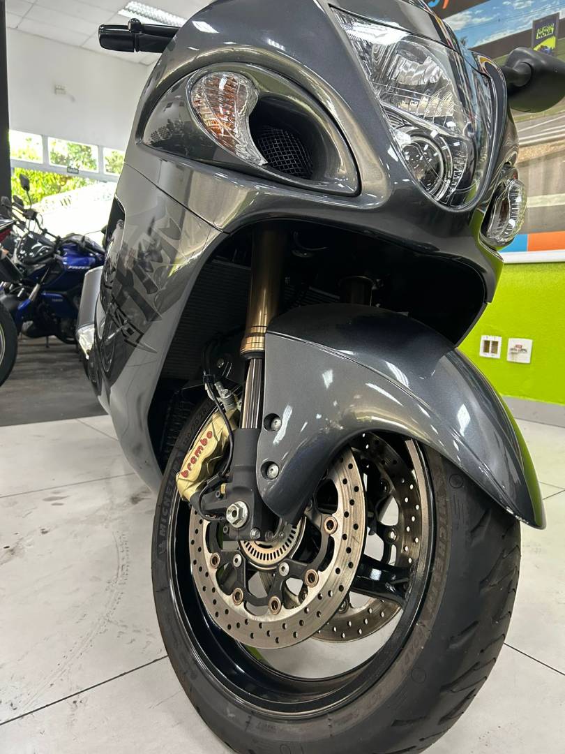 SUZUKI HAYABUSA GSX 1300RA