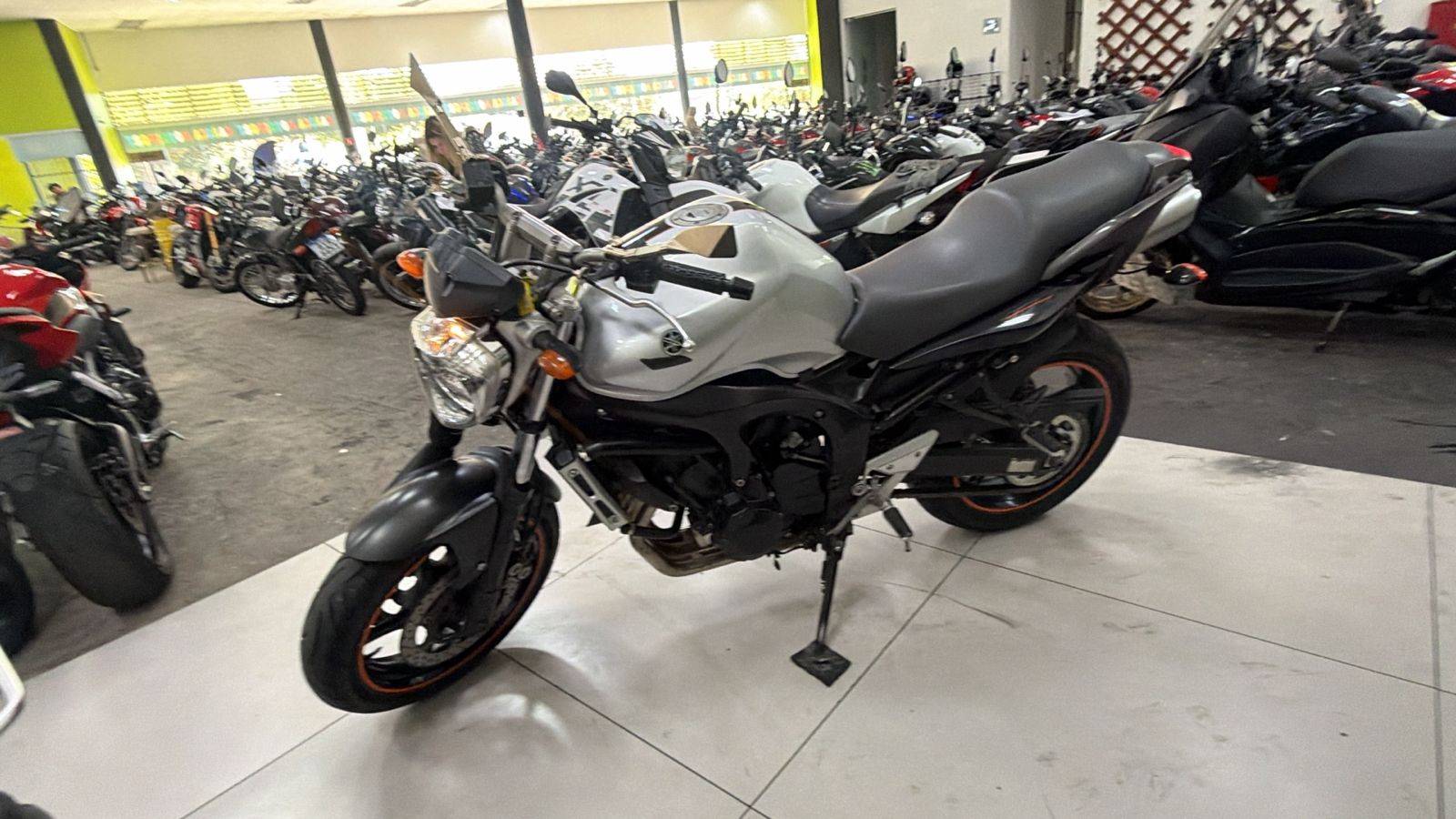 YAMAHA FAZER 600S