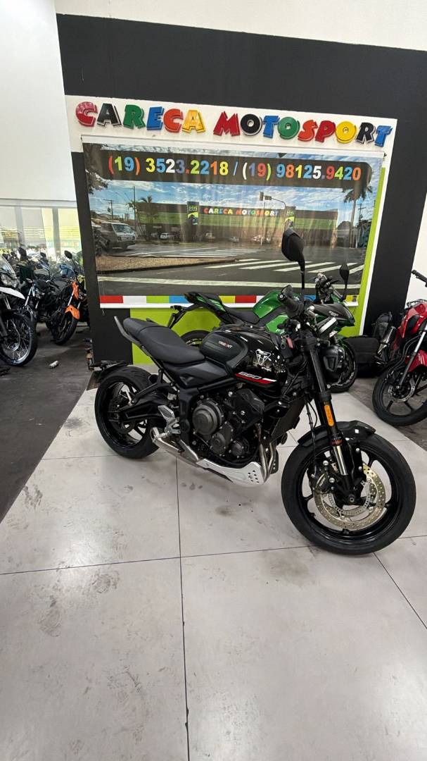 TRIUMPH TRIDENT 660