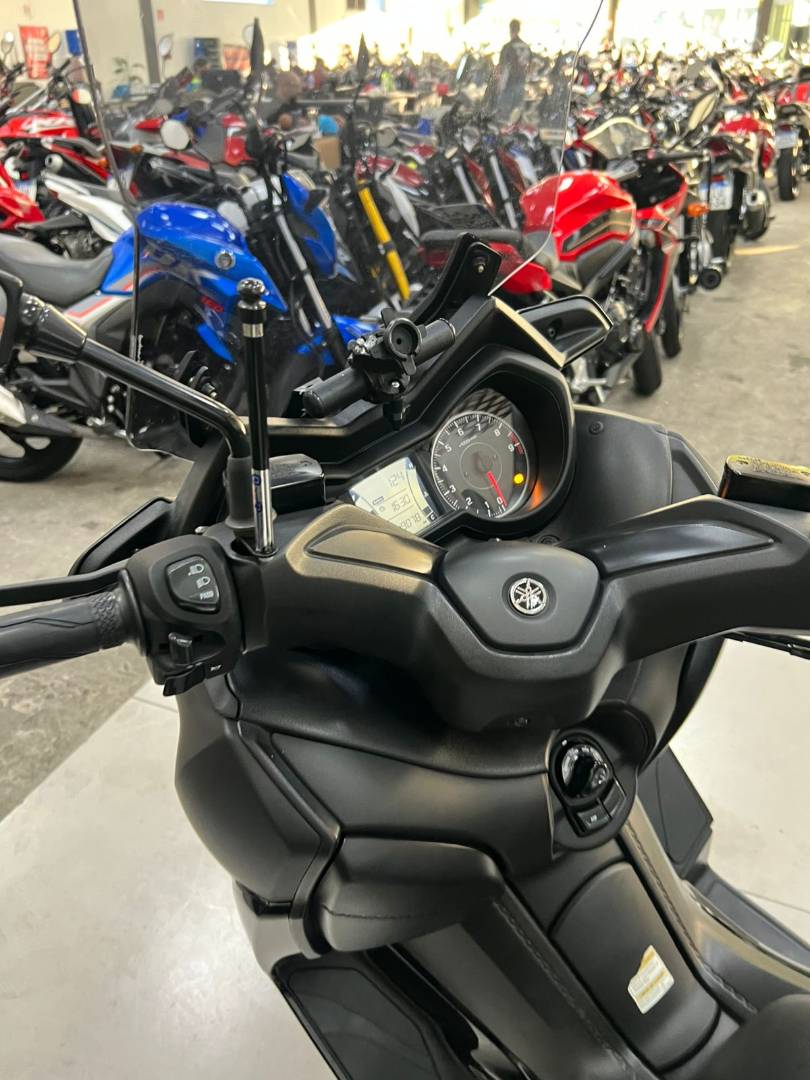 YAMAHA XMAX 250 CONNECTED ABS